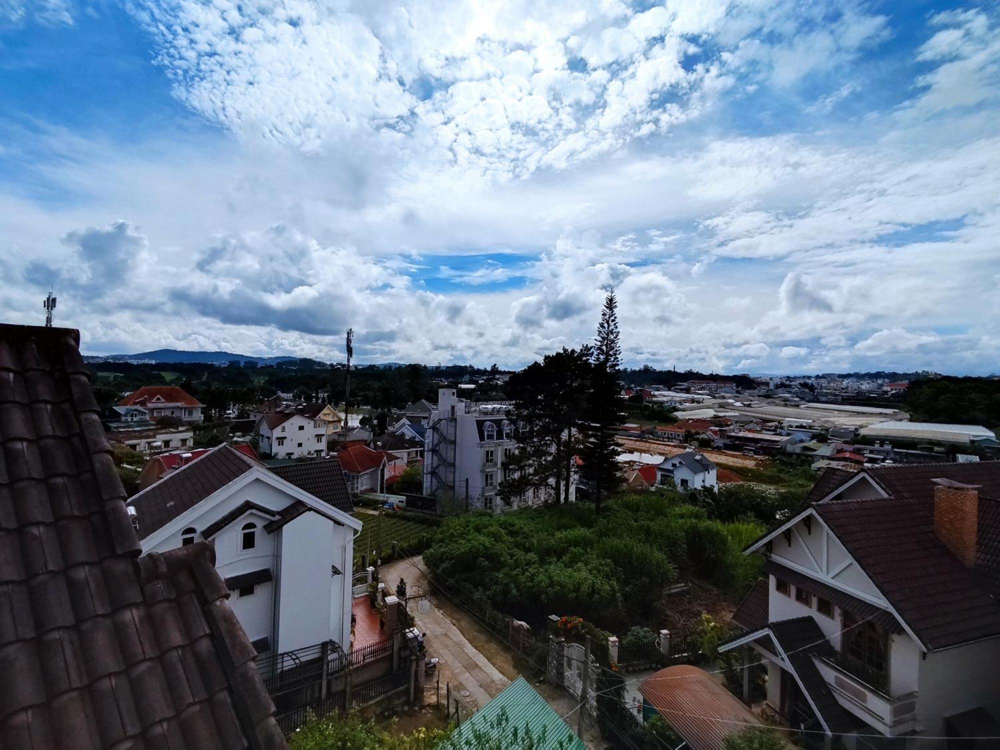 Monaco Hotel Khu Chi Lang Экстерьер фото